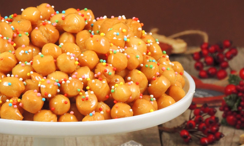 Struffoli Natalizi: La Ricetta Del Tipico Dolce Napoletano - Italian's ...